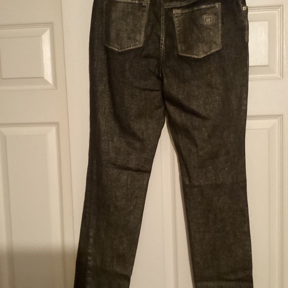 Women Jeans - Picture 2 of 3